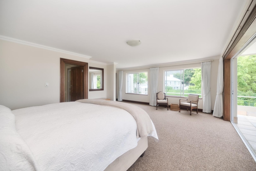 5 Bedroom Property for Sale in Fernkloof Estate Western Cape